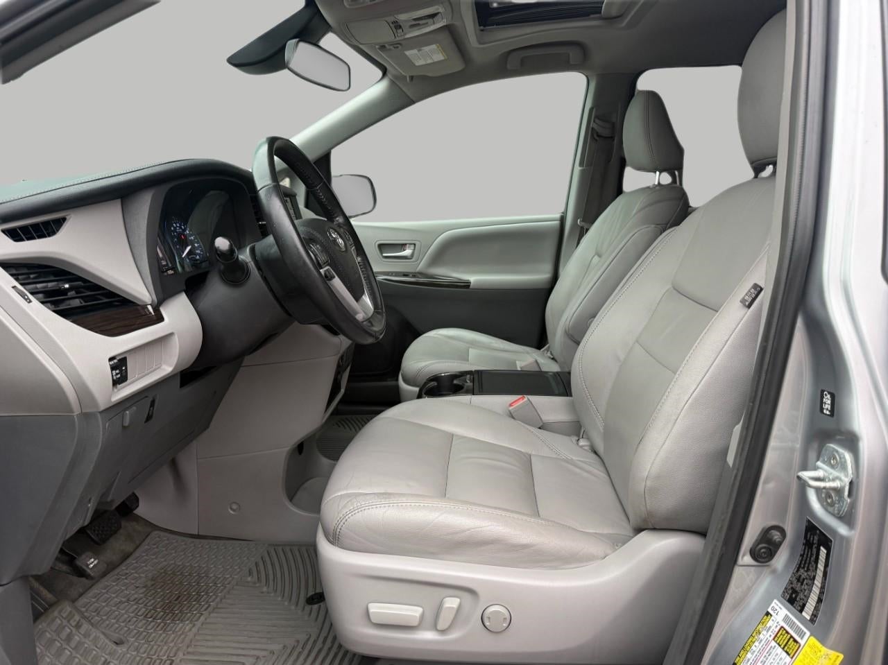 2018 Toyota Sienna XLE