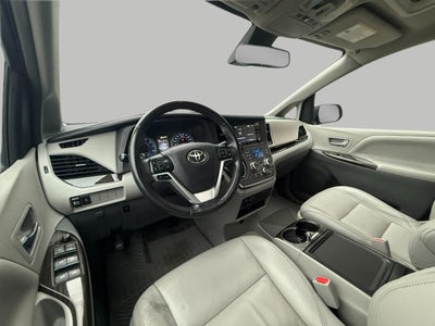 2018 Toyota Sienna XLE