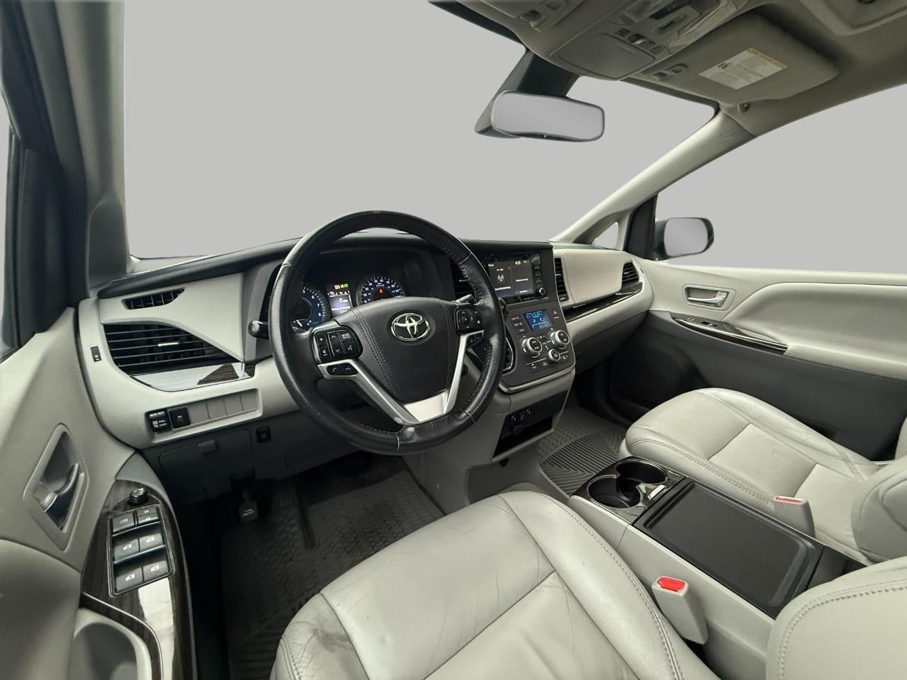2018 Toyota Sienna XLE