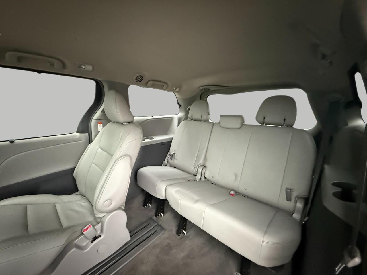 2018 Toyota Sienna XLE