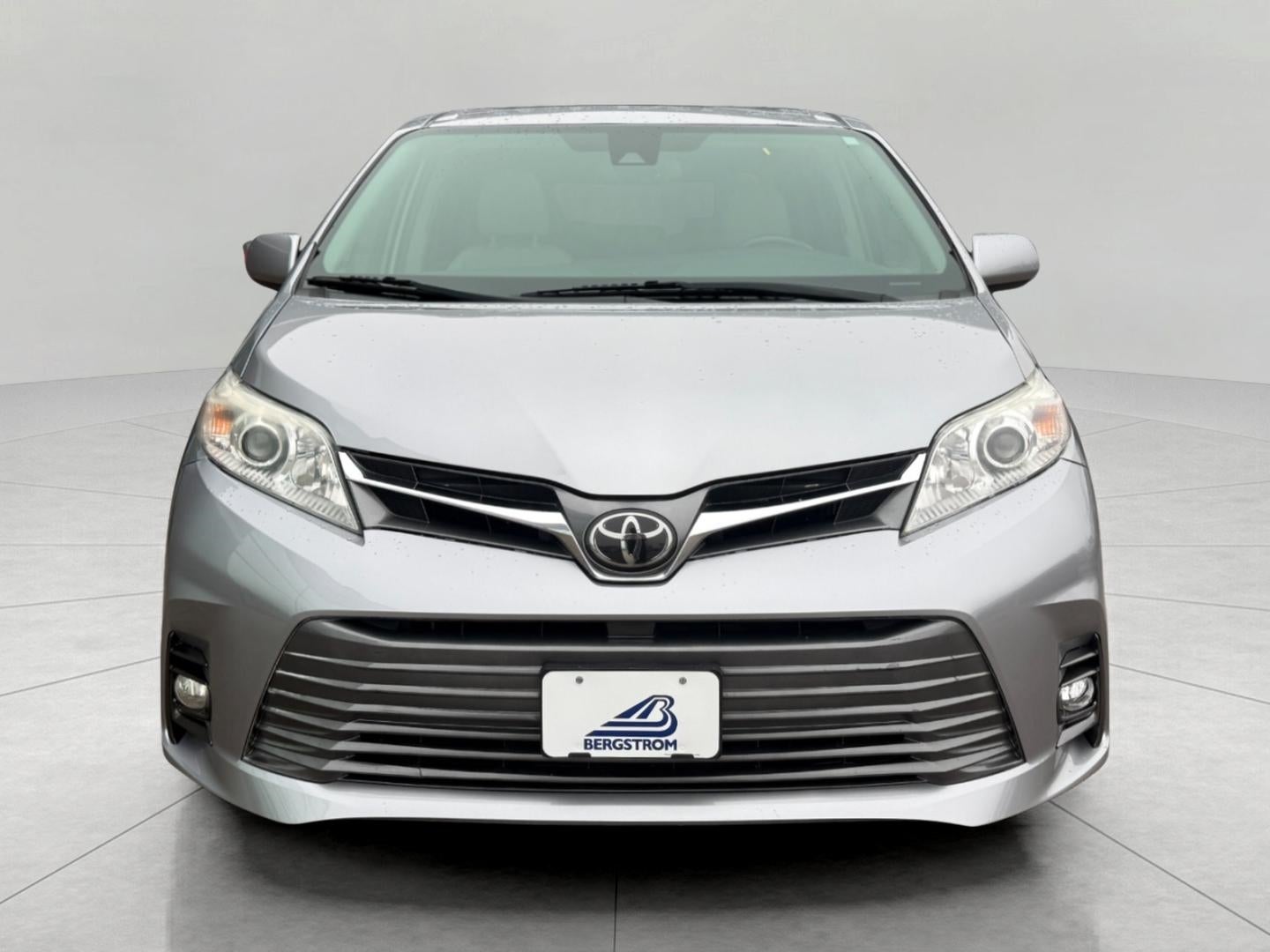 2018 Toyota Sienna XLE