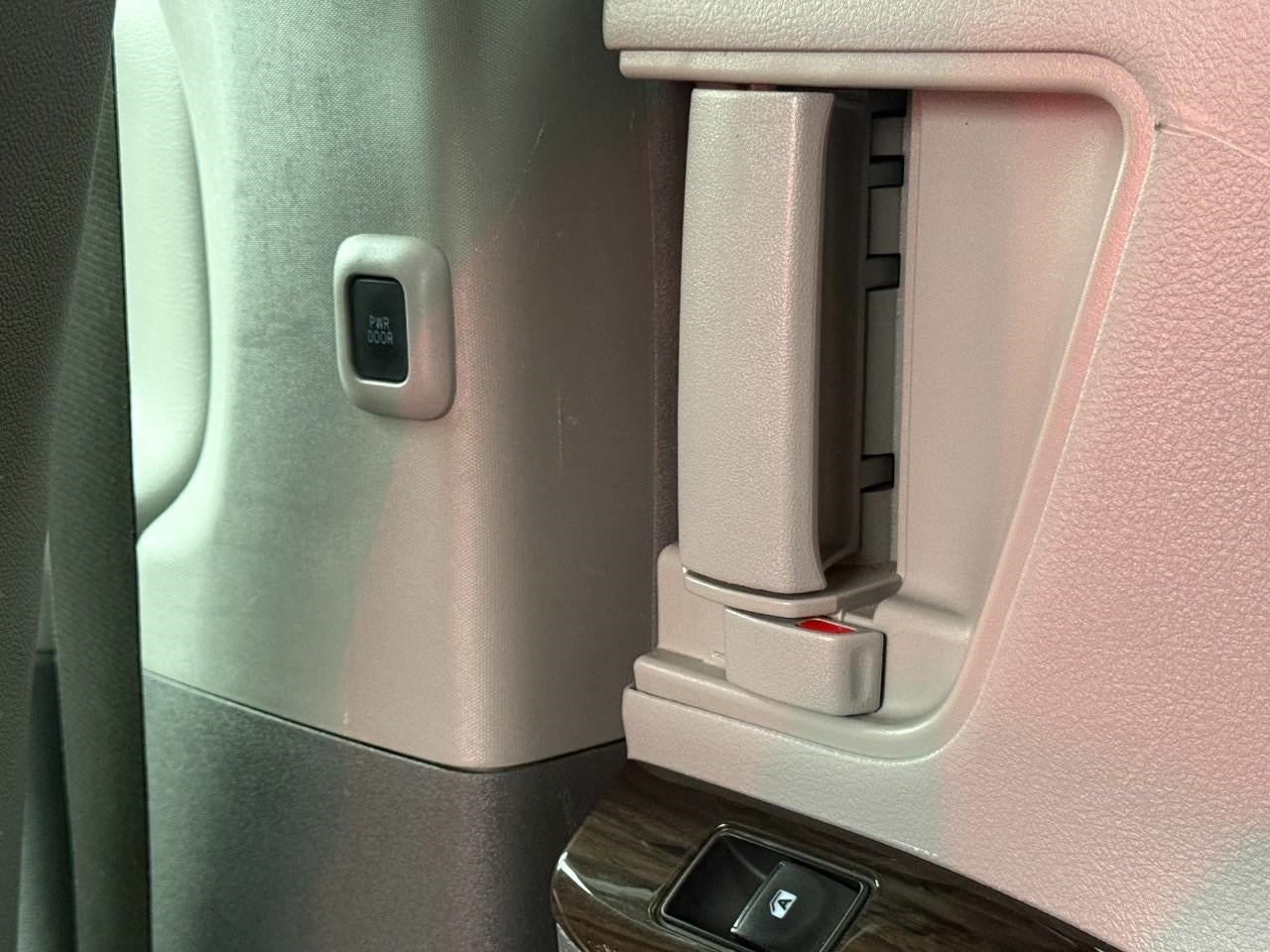 2018 Toyota Sienna XLE