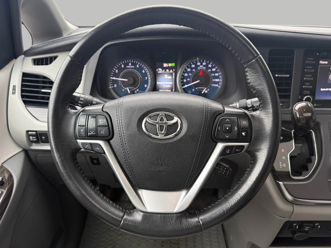2018 Toyota Sienna XLE