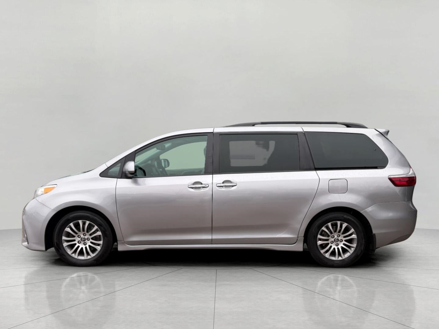 2018 Toyota Sienna XLE
