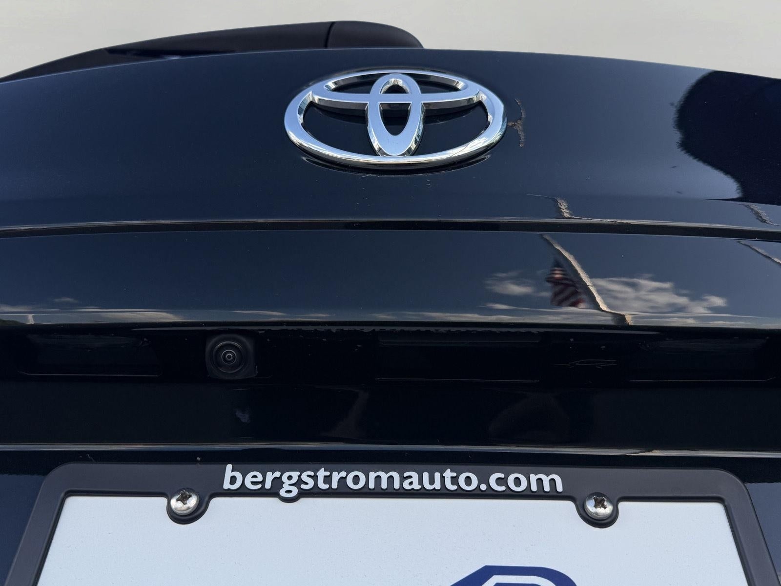 2023 Toyota Corolla Cross XLE 4WD (Natl)