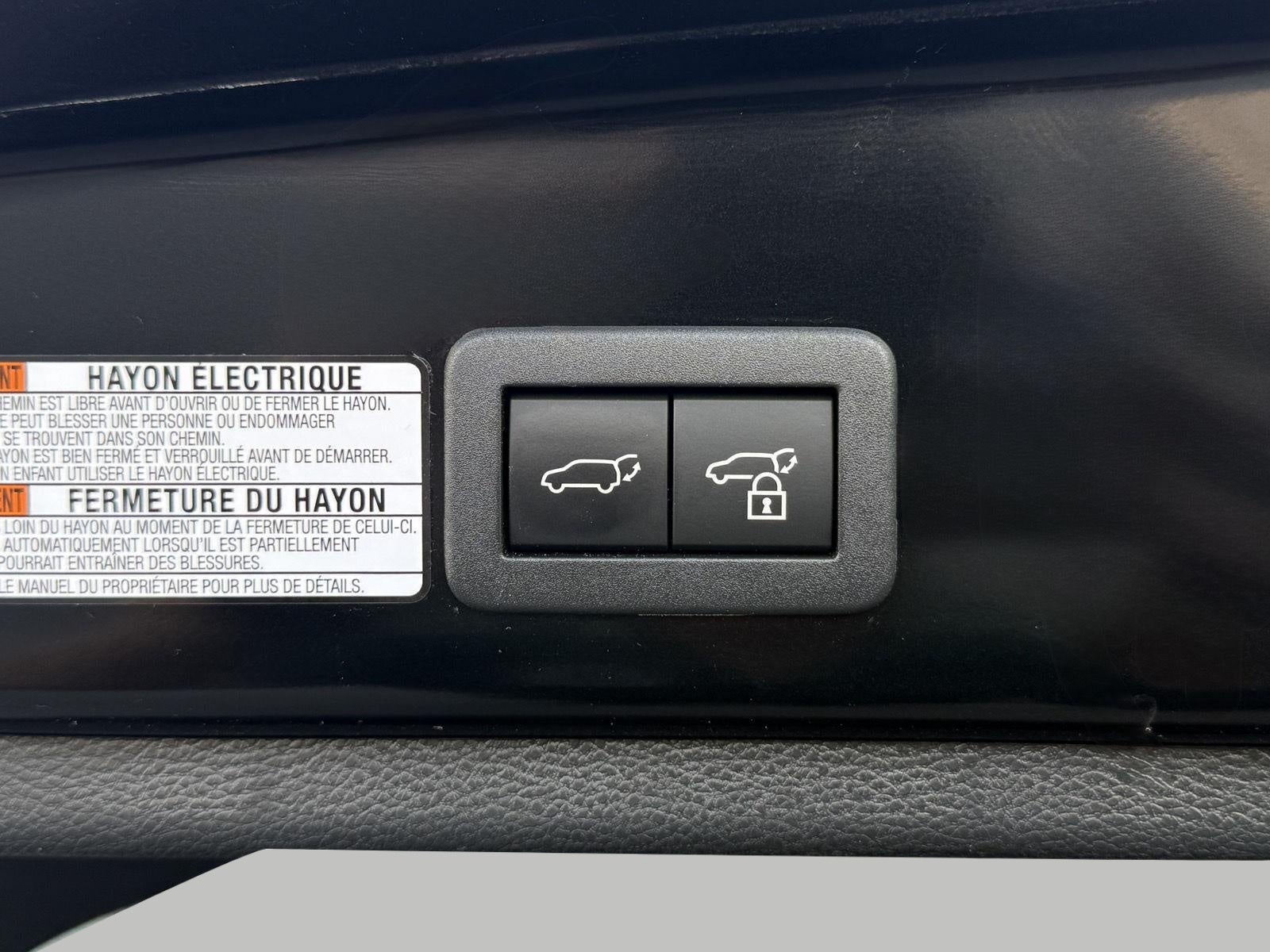 2023 Toyota Corolla Cross XLE 4WD (Natl)