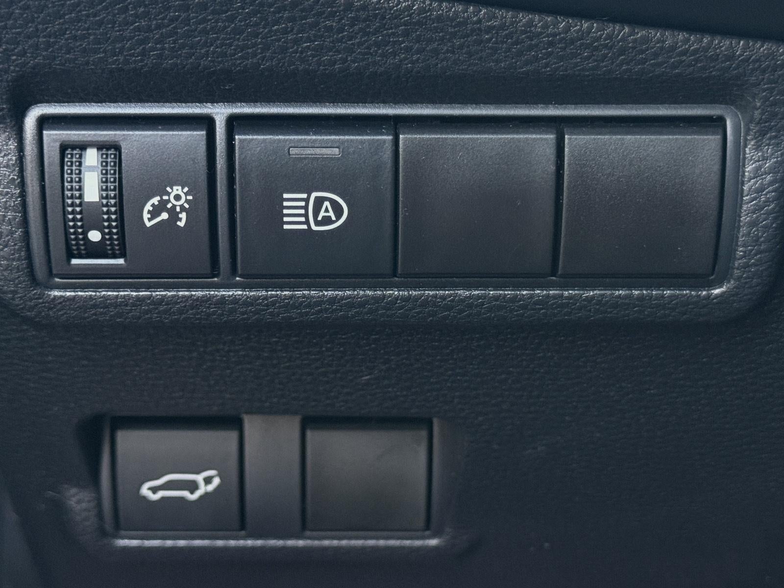 2023 Toyota Corolla Cross XLE 4WD (Natl)