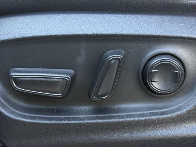 2023 Toyota Corolla Cross XLE 4WD (Natl)