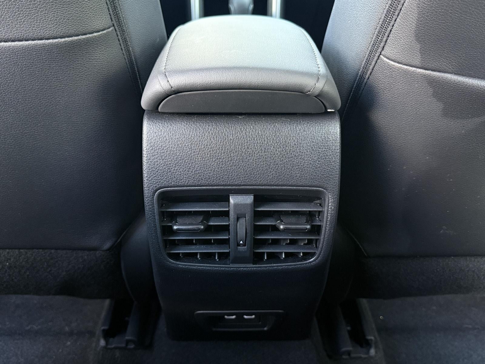 2023 Toyota Corolla Cross XLE 4WD (Natl)