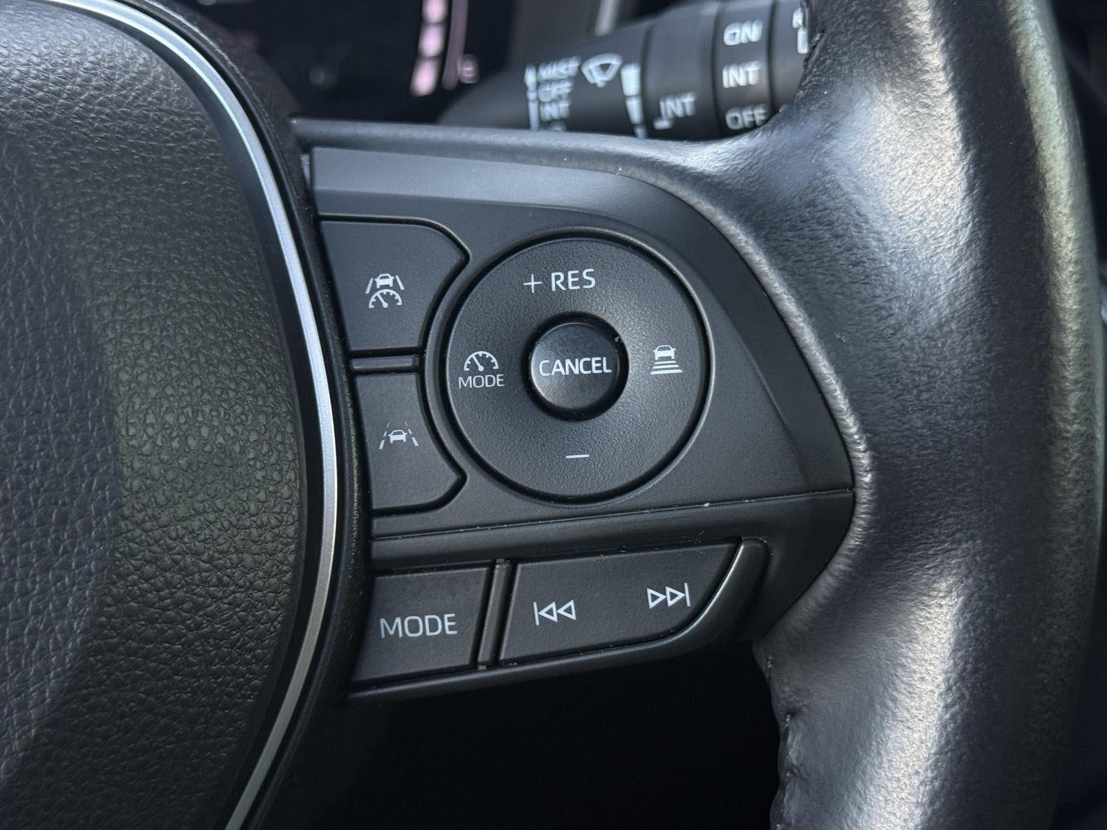 2023 Toyota Corolla Cross XLE 4WD (Natl)