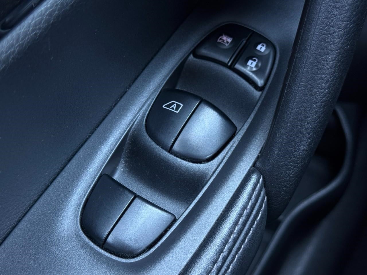 2018 Nissan Rogue AWD SV
