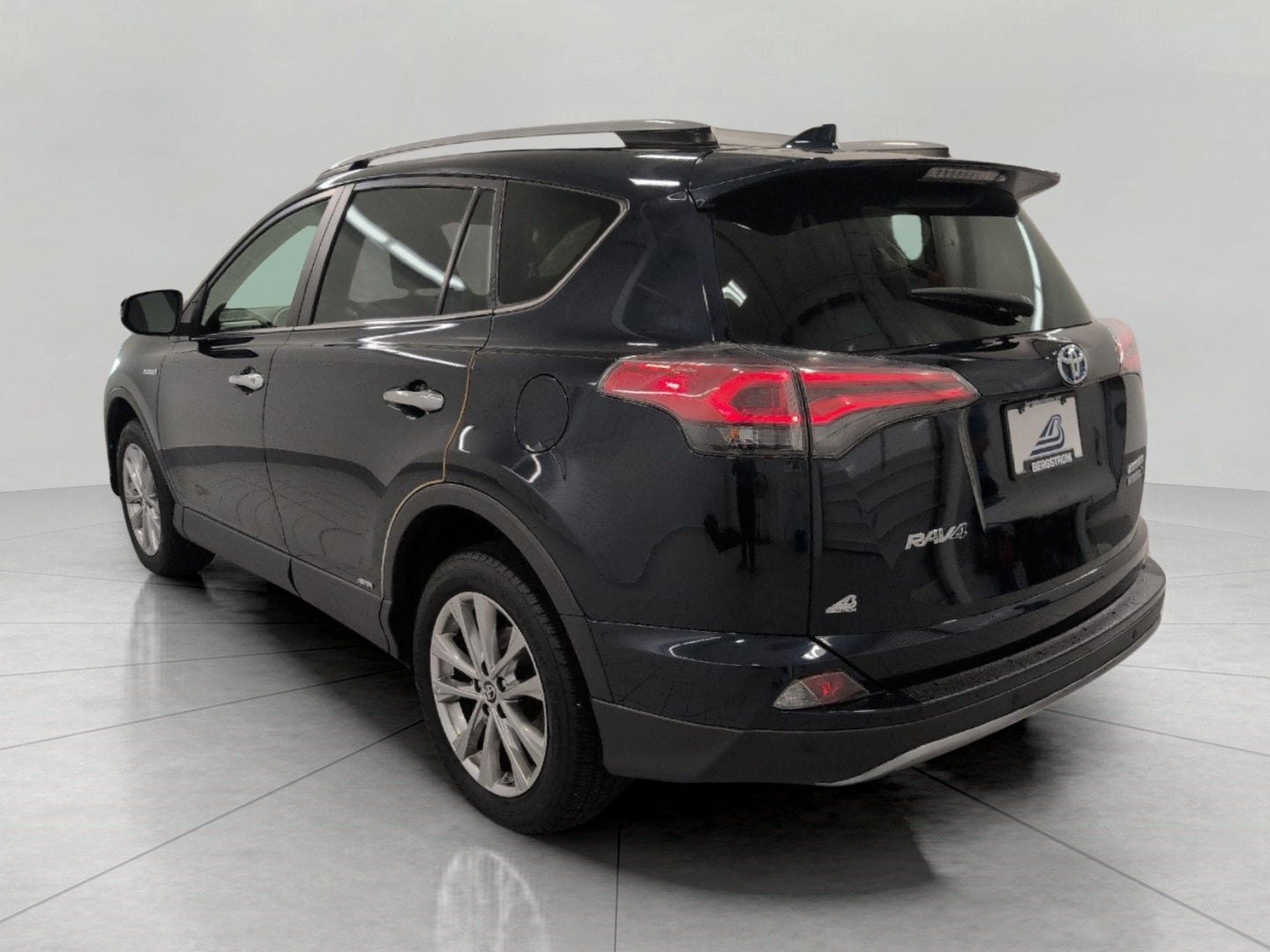 2017 Toyota RAV4 Hybrid Limited AWD (Natl)