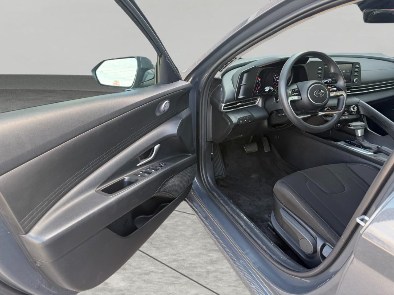 2023 Hyundai Elantra SEL IVT