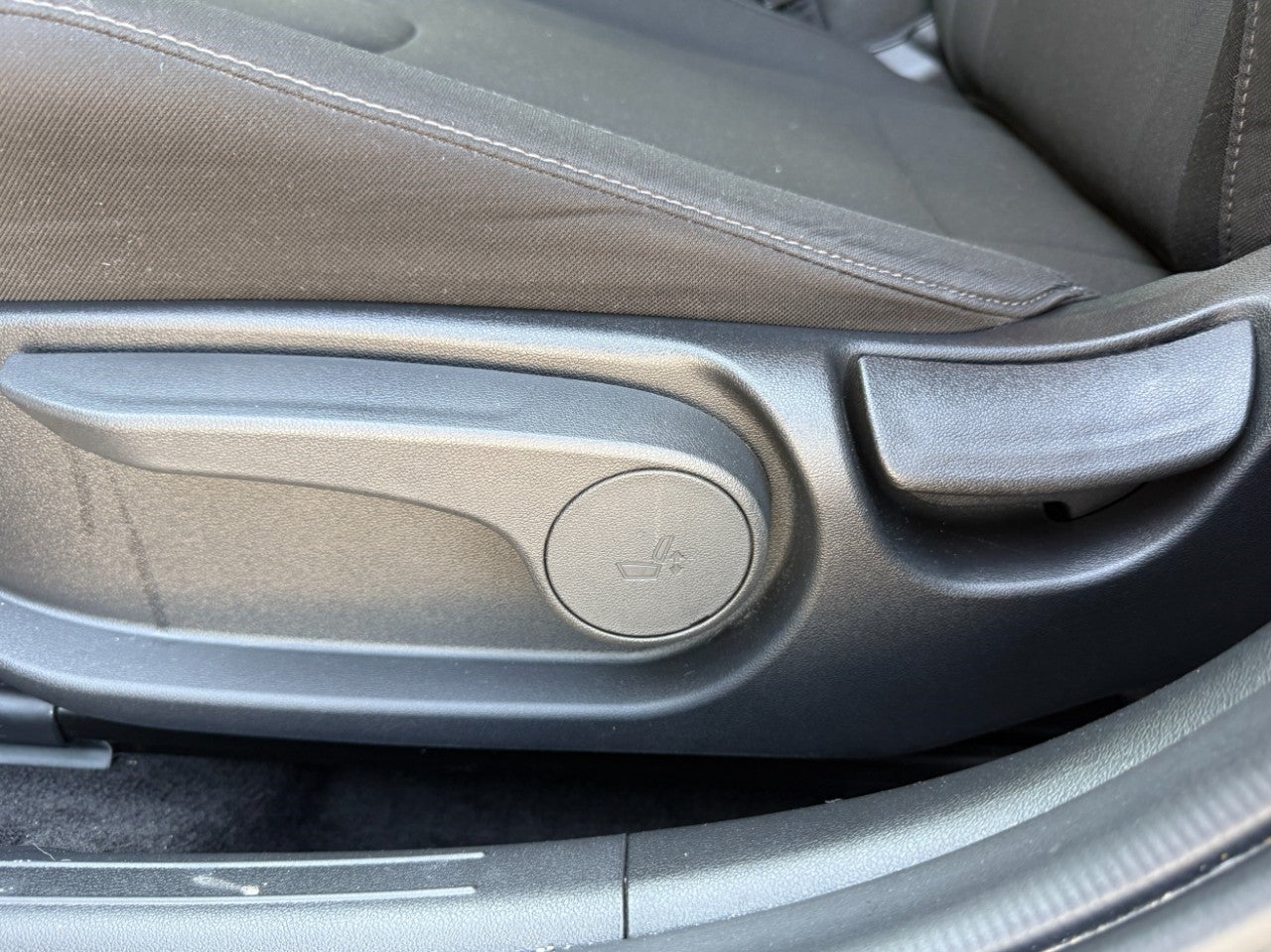 2023 Hyundai Elantra SEL IVT