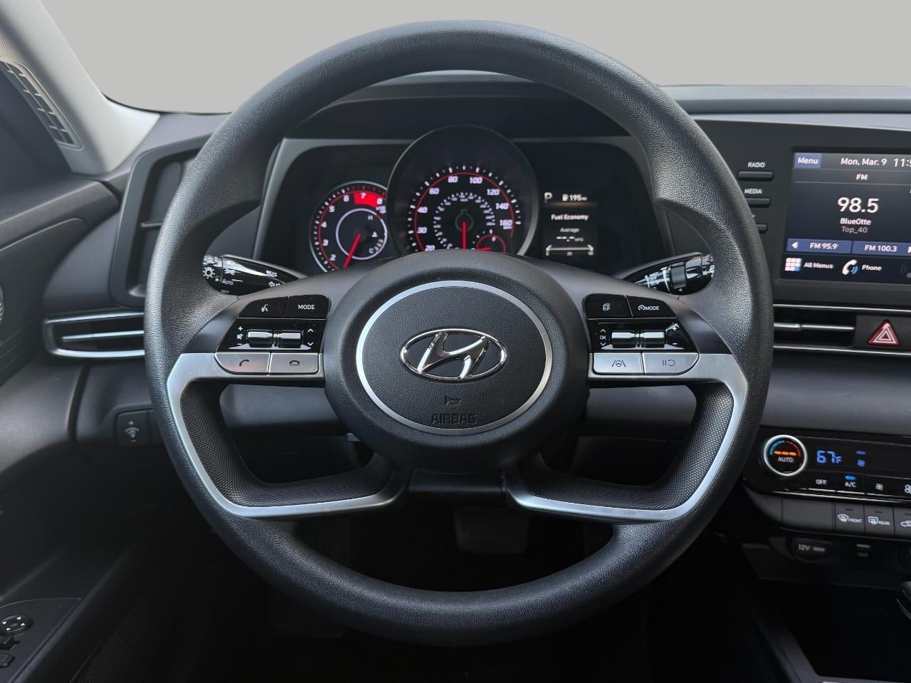 2023 Hyundai Elantra SEL IVT