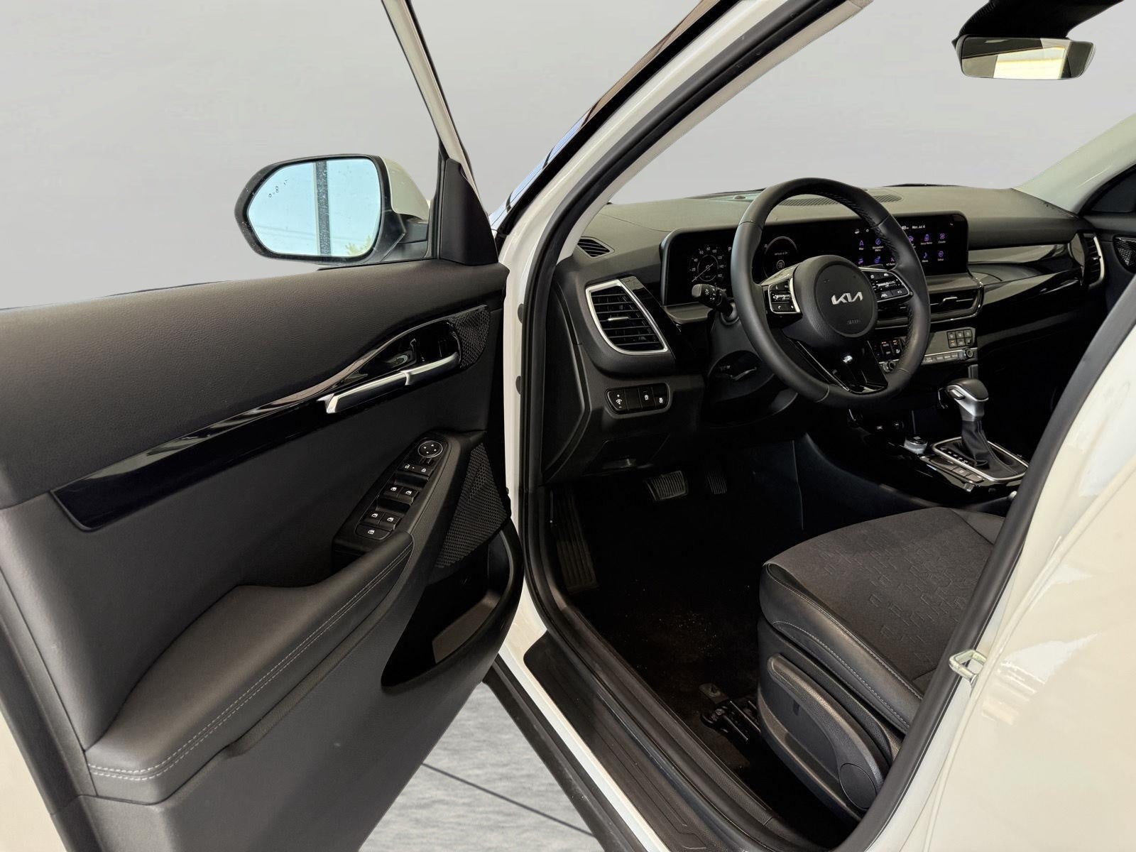 2024 Kia Seltos S IVT FWD