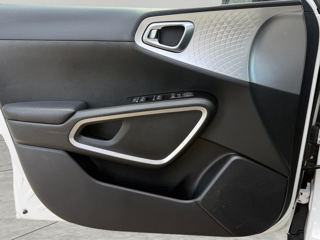 2023 Kia Soul LX IVT