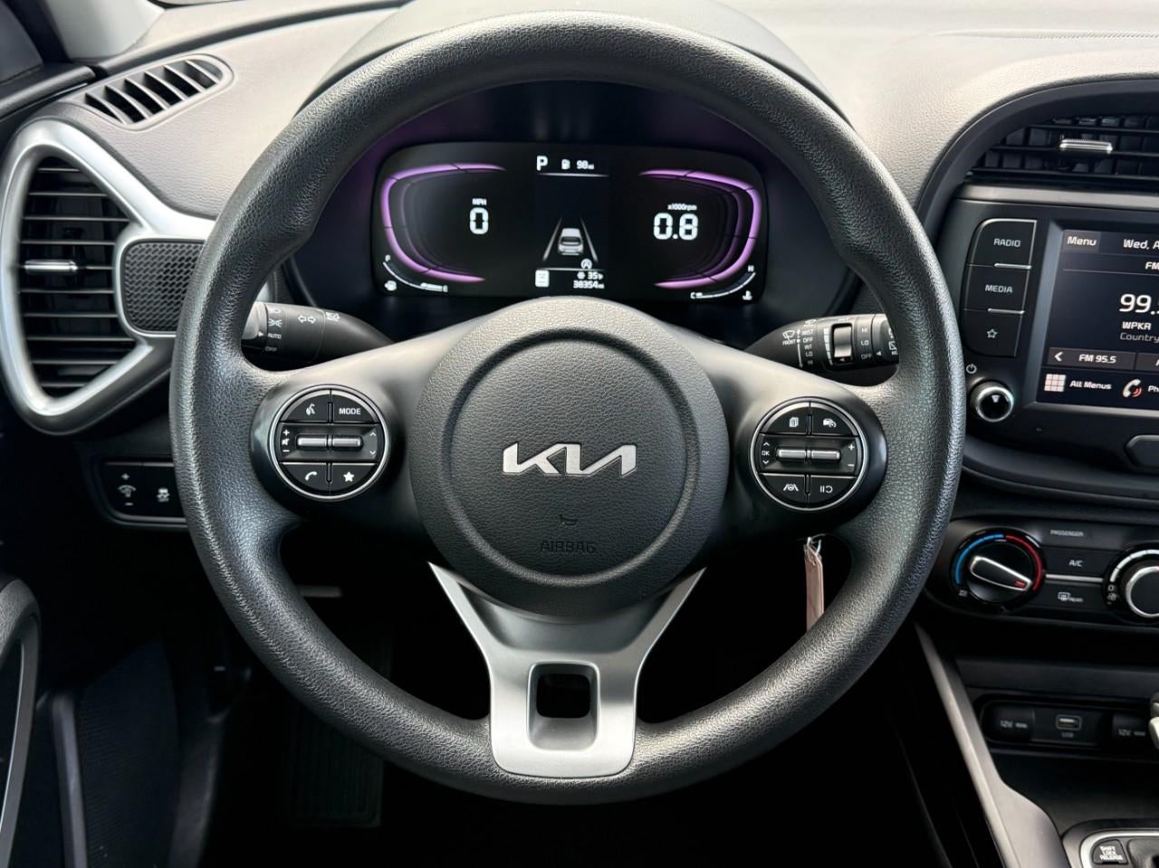 2023 Kia Soul LX IVT