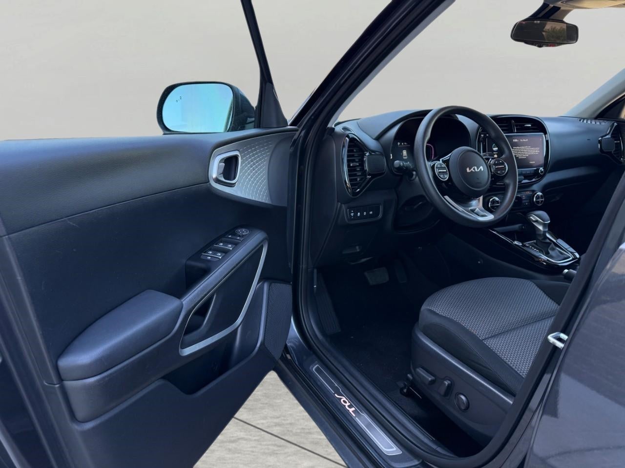 2023 Kia Soul S IVT