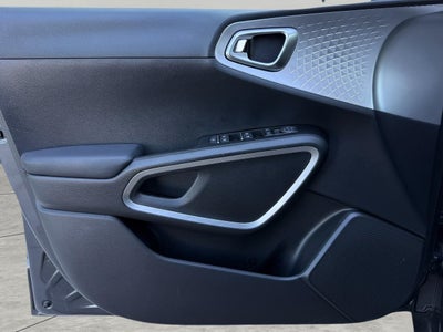2023 Kia Soul S IVT