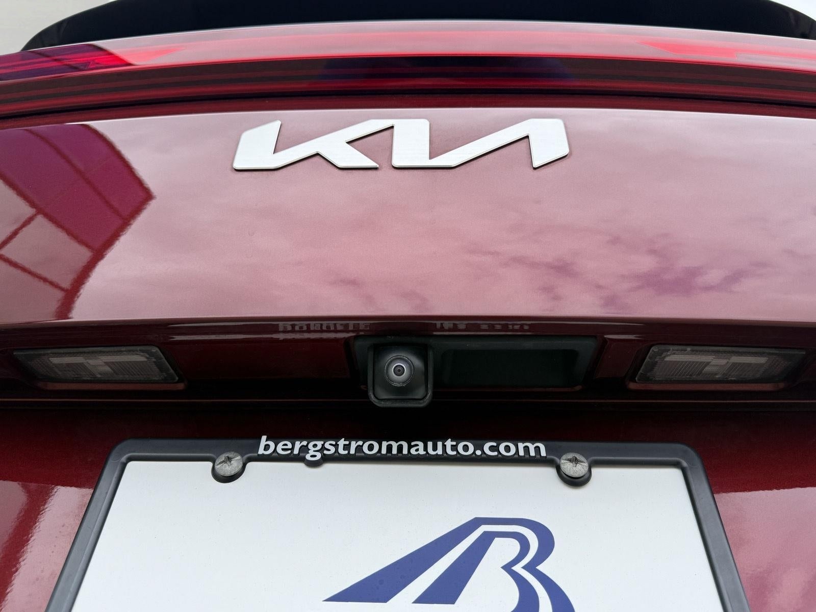 2025 Kia Carnival LXS FWD