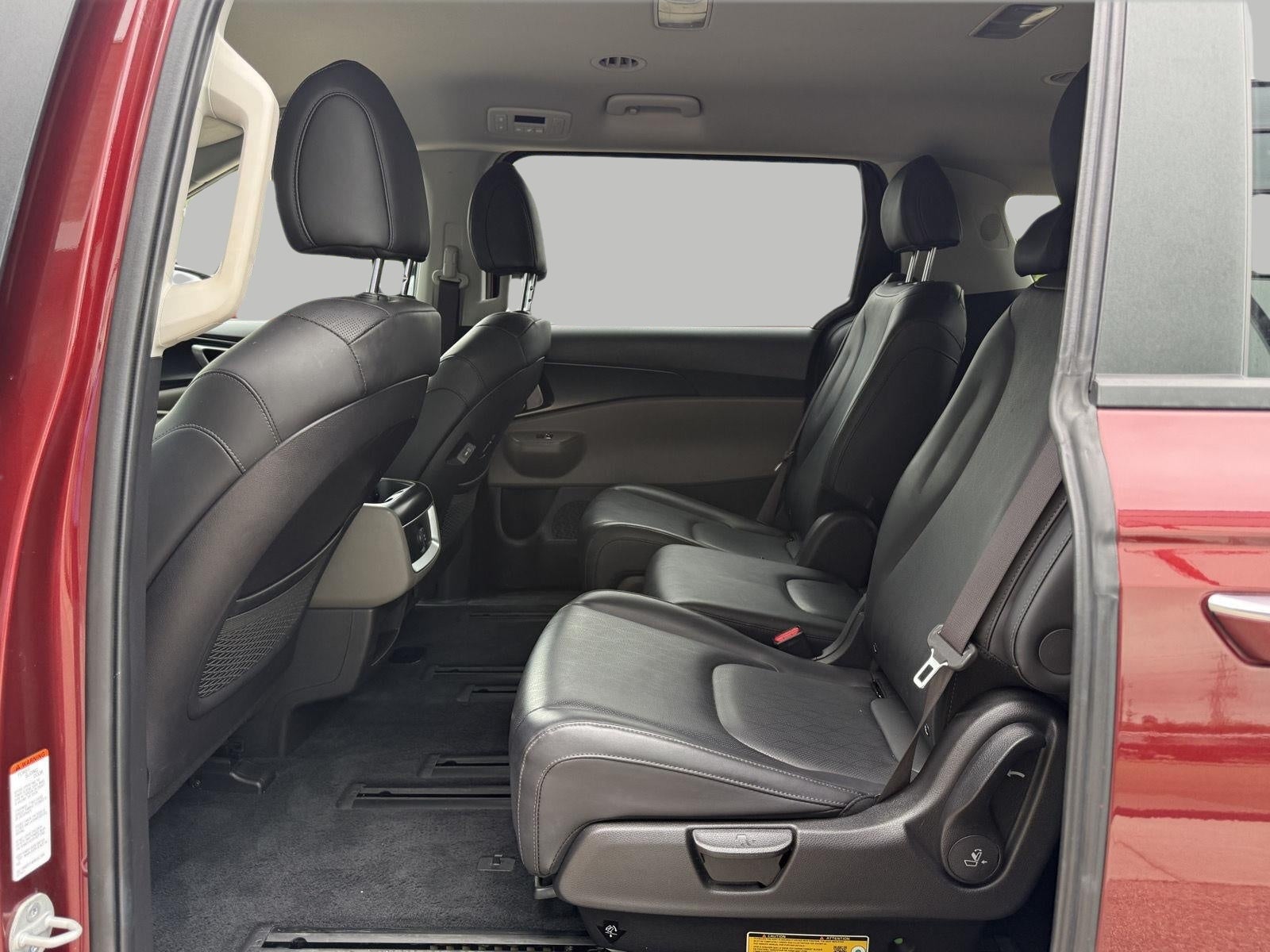 2025 Kia Carnival LXS FWD