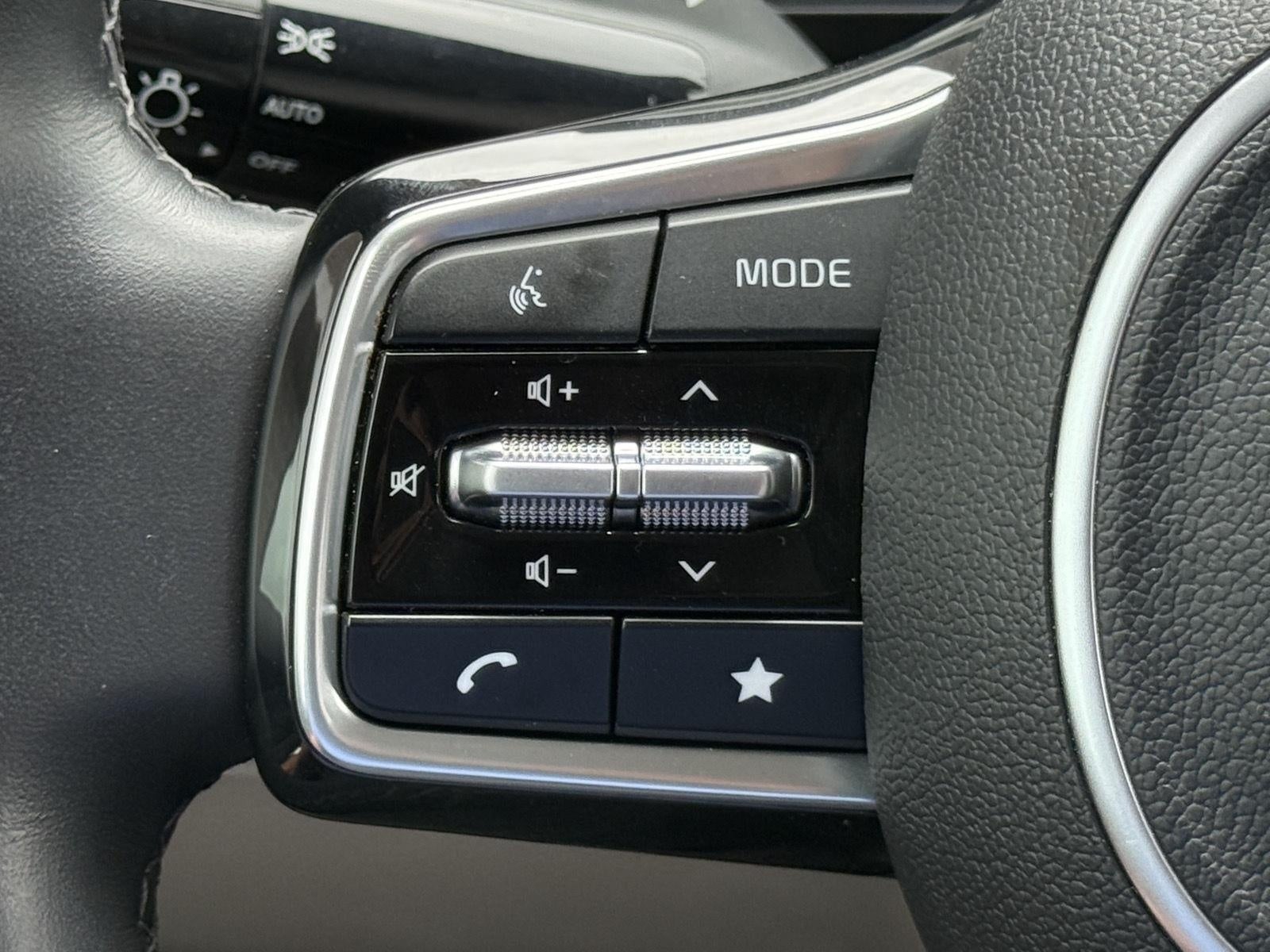 2025 Kia Carnival LXS FWD
