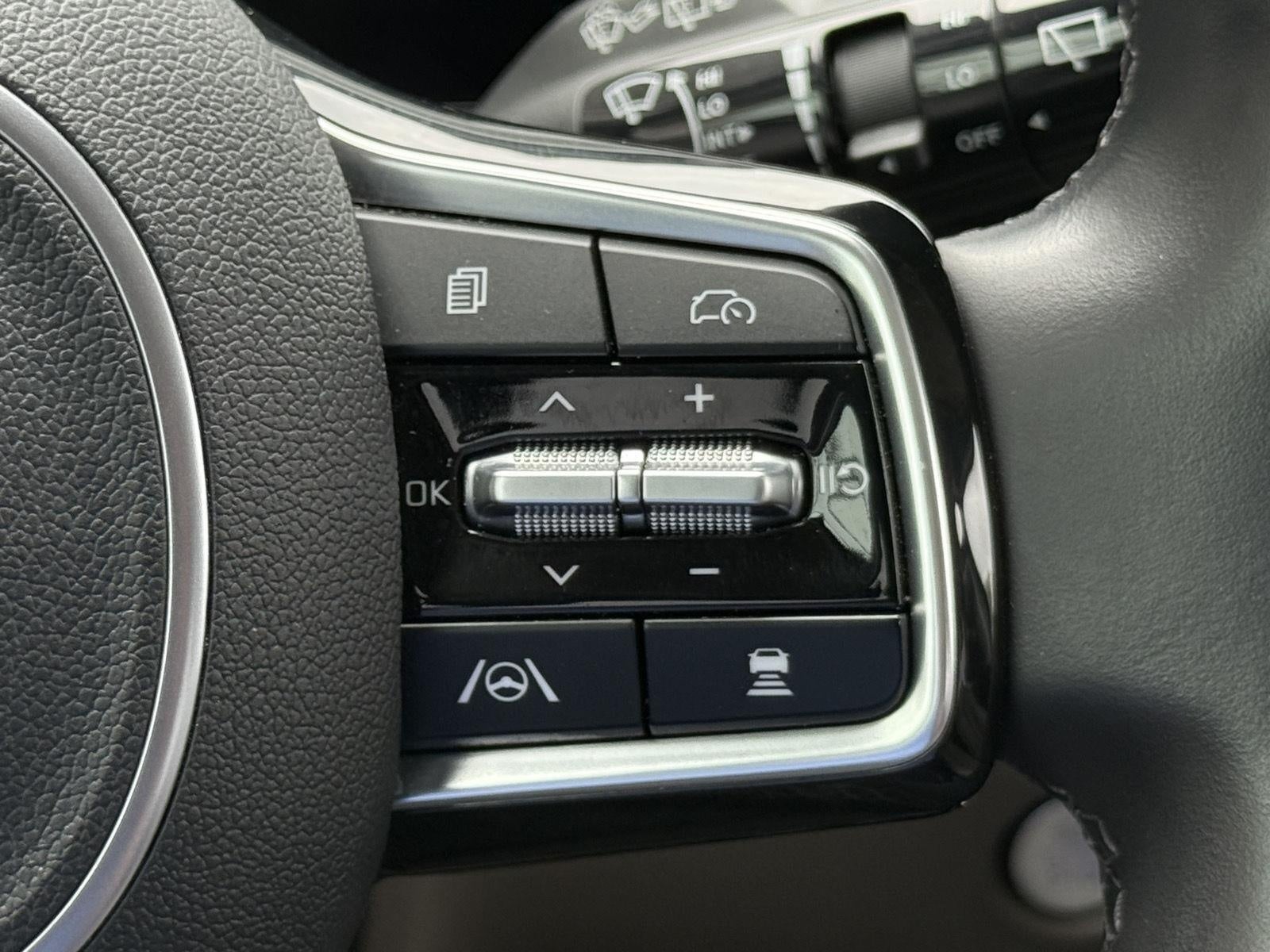 2025 Kia Carnival LXS FWD