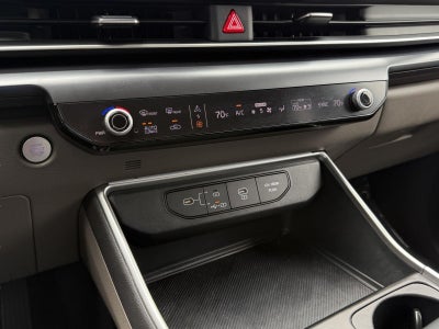 2025 Kia Carnival LXS FWD