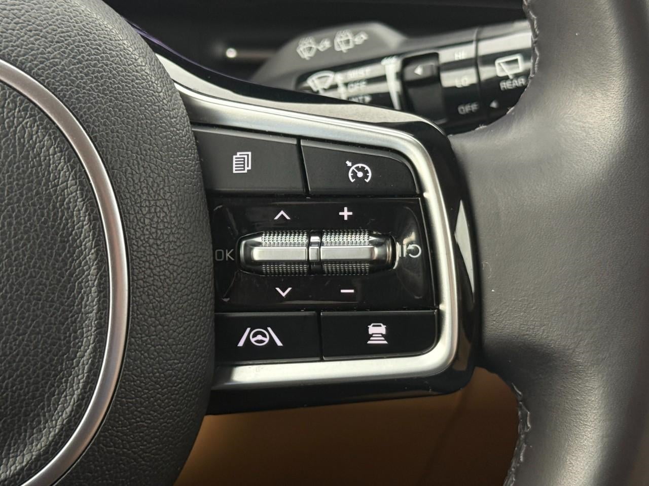 2024 Kia Carnival EX FWD