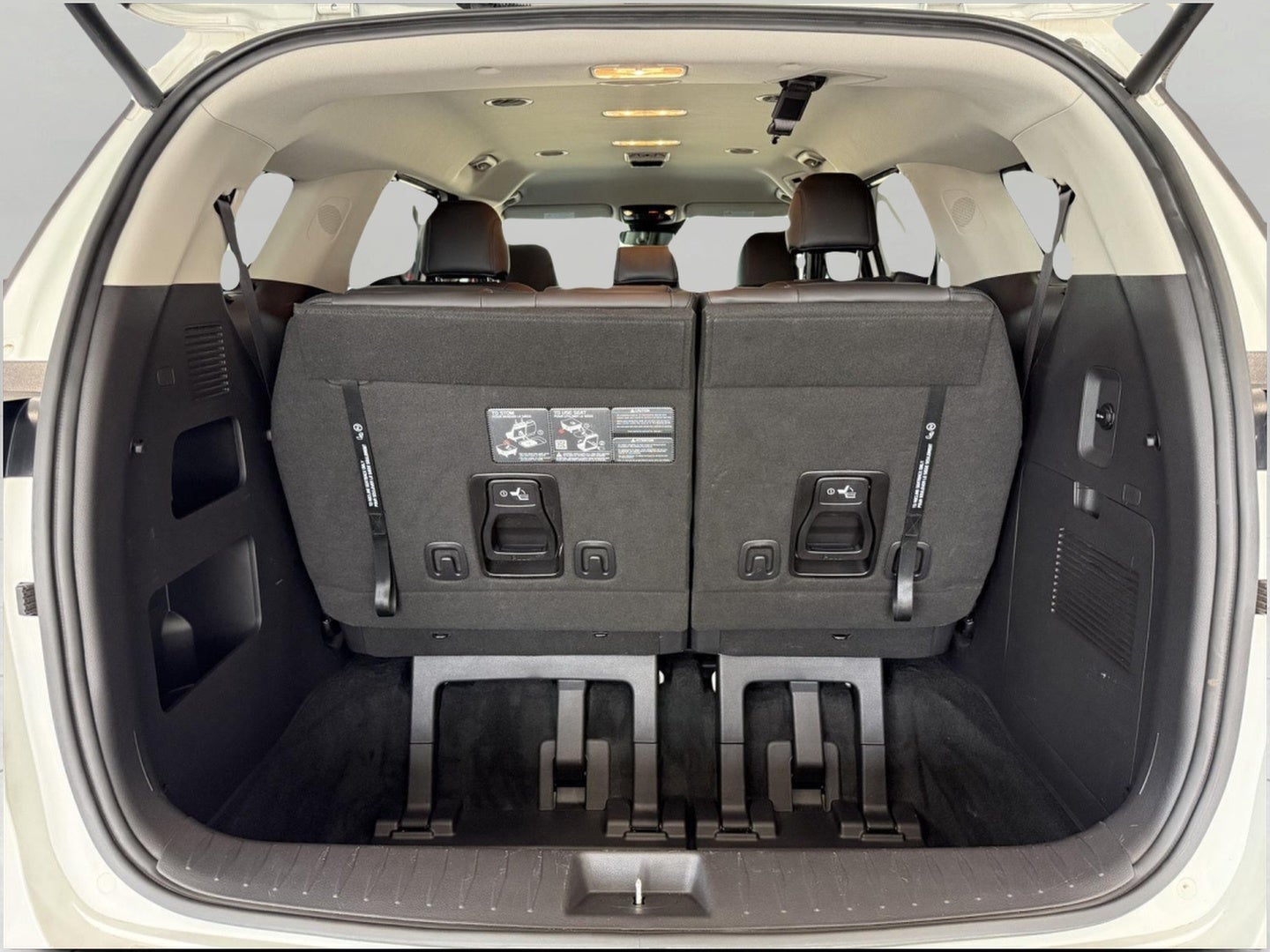 2024 Kia Carnival EX FWD