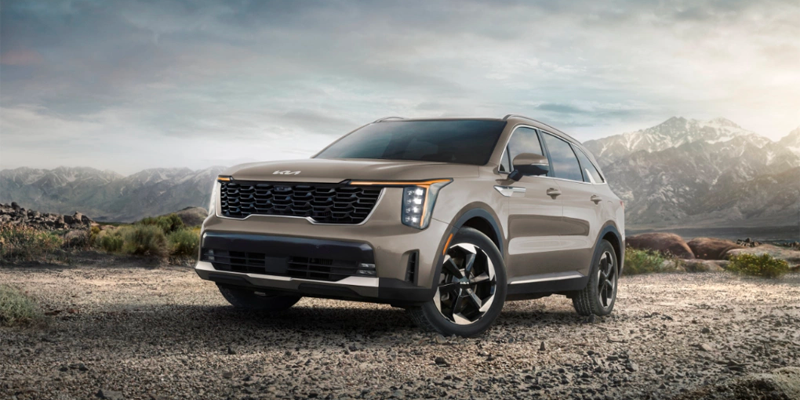 2025 Kia Sorento near mountain